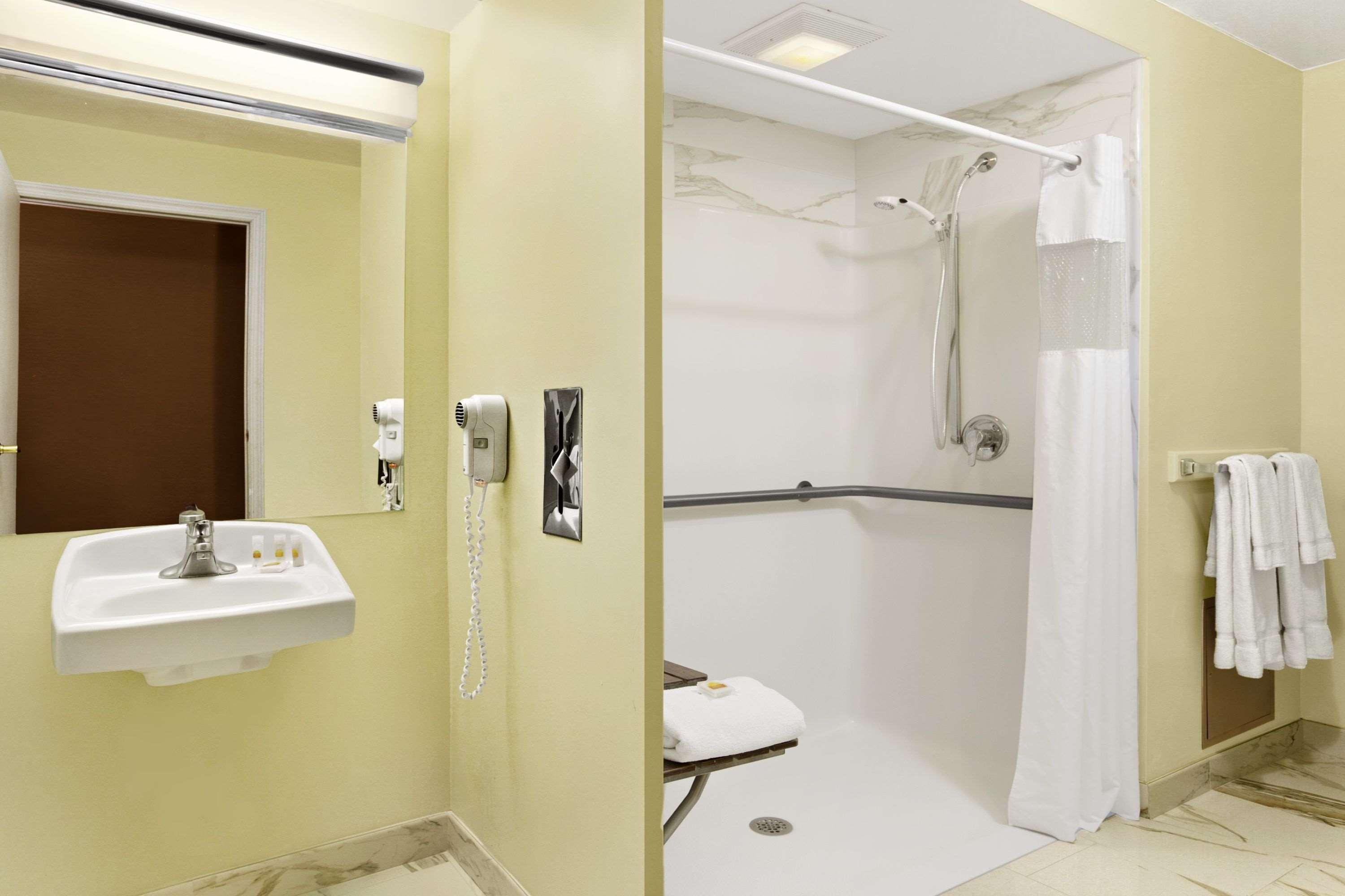 סטייט קולג' Days Inn By Wyndham Penn State מראה חיצוני תמונה